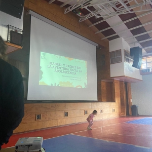 Taller "Madres y Padres en la Aventura hacia la Adolescencia"